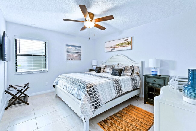 Building Photo - 9130 E Highland Pines Blvd