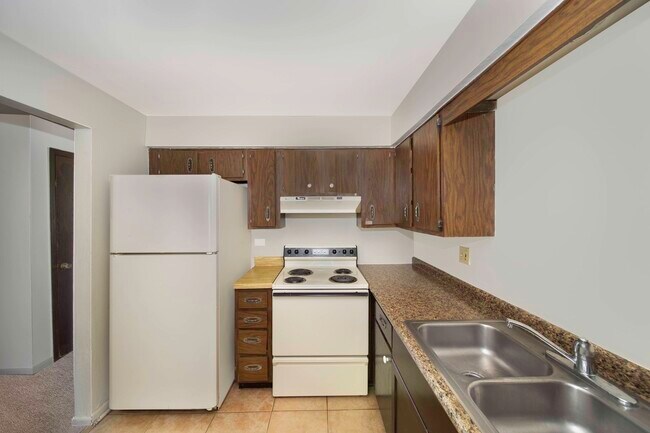Building Photo - 1531 E Winslowe Dr