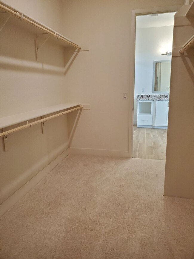 Building Photo - Next Gen Home with main house and guess unit in Spring lake Area