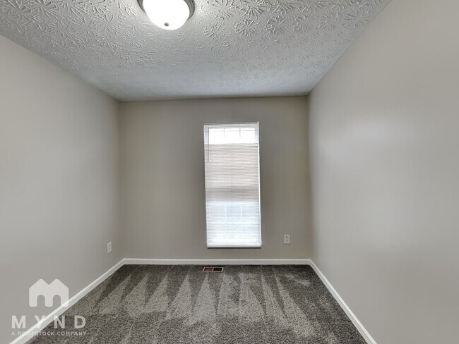 Building Photo - 1998 Grove Way