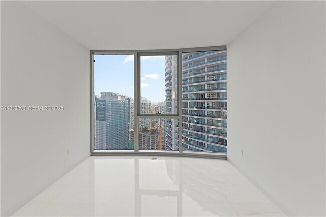 Building Photo - 300 Biscayne Blvd Way