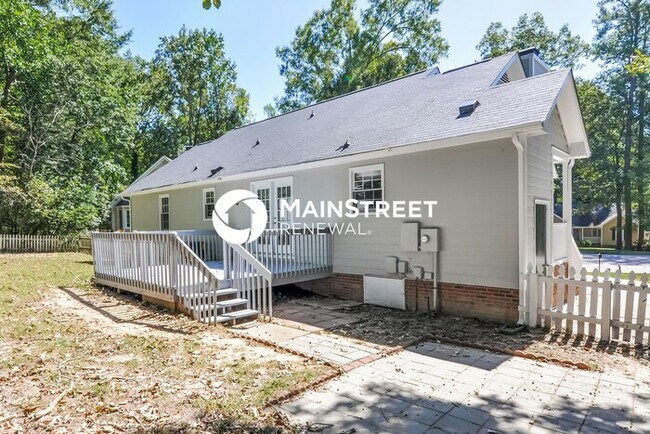 Building Photo - 3 Bedroom Pet-Friendly Home in Knightdale, NC with Main Street Renewal
