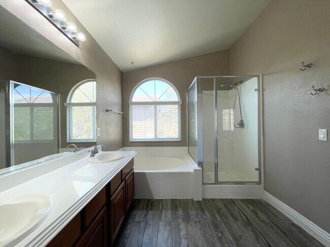 Building Photo - Charming 3-bedroom, 2.5-bathroom home