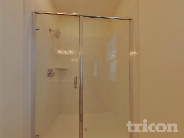 Building Photo - 2042 Delta Vw Ave