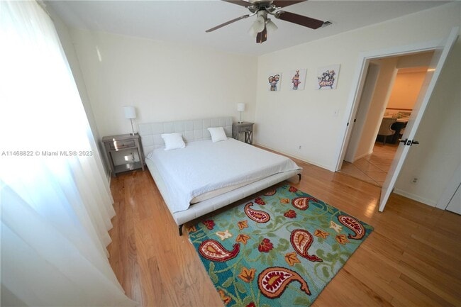 Building Photo - 2509 NE 35th Dr