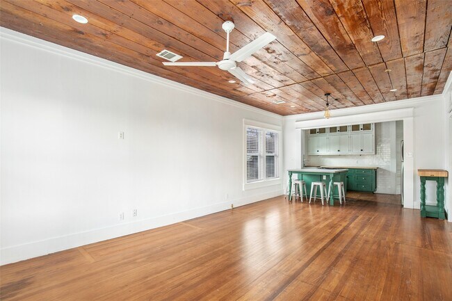 Building Photo - 4731 Woodside St