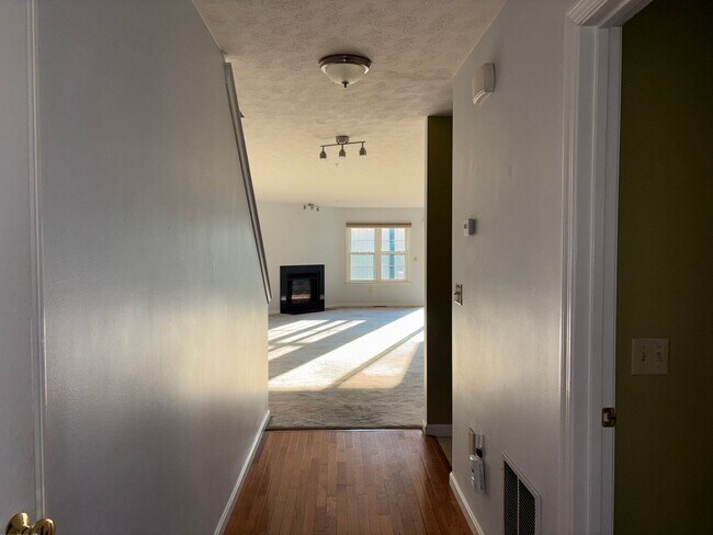 Building Photo - 95 Green Briar Rd