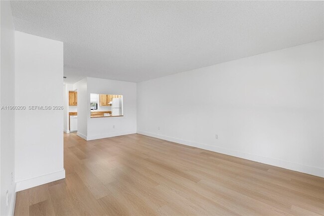 Building Photo - 6061 Shaker Wood Cir