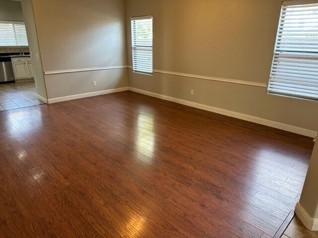 Building Photo - 1206 E Boston St