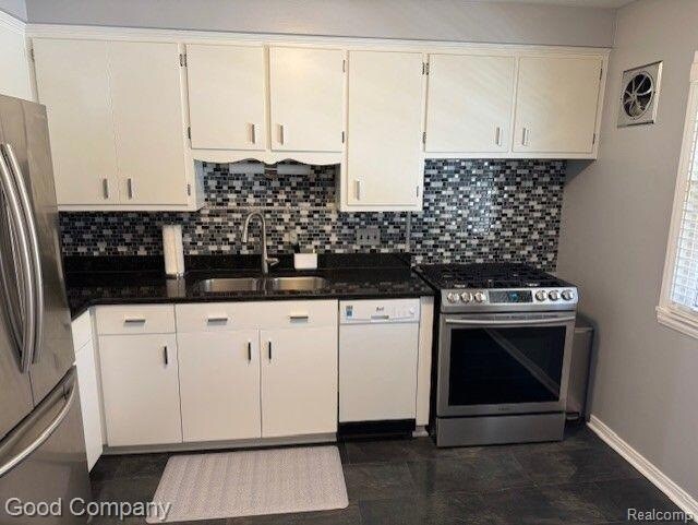 Building Photo - 1002 E Lincoln Ave