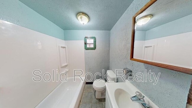 Building Photo - 806 E Mesa Ave