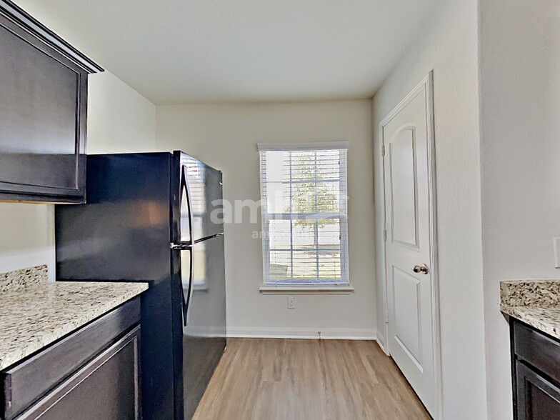 Building Photo - 7559 Bowdre