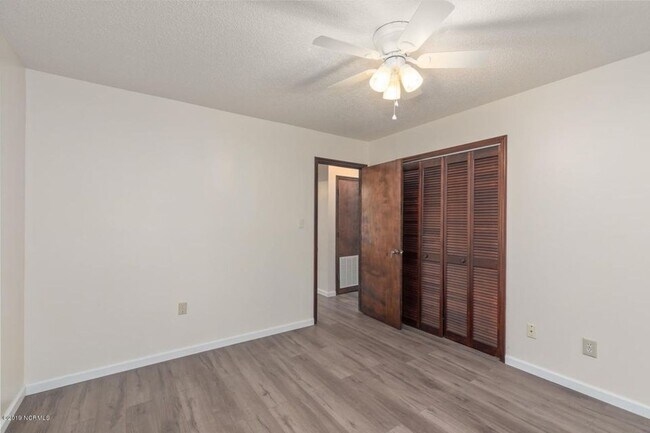 Building Photo - 2 Bedroom, 2 Bathroom Home