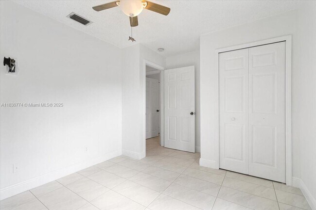 Building Photo - 3749 SW Kasin St