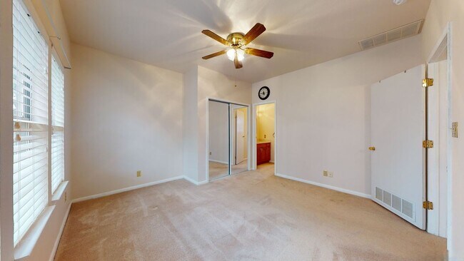 Building Photo - 1371 Nightingale