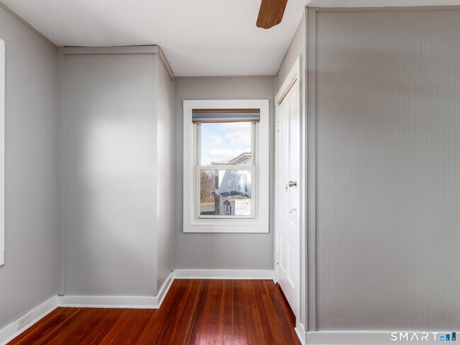 Building Photo - 969 S Main St