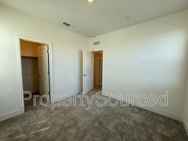 Building Photo - 1724 Jade Pl