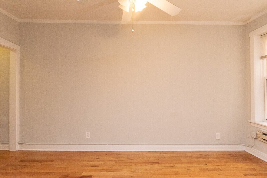 Building Photo - 457 W Melrose St