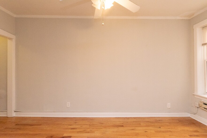 Building Photo - 516 W Melrose St