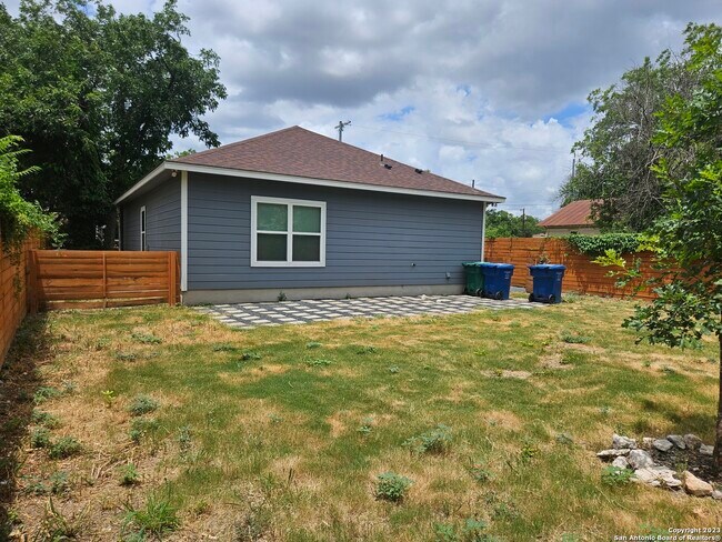 Building Photo - 1308 Aransas Ave