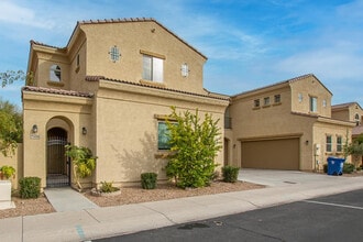 Building Photo - 1367 S Country Club Dr