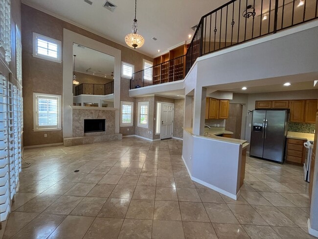 Building Photo - Hampton Court (Mililani Mauka) - Must see!!  3 bedrooms, central A/C, large 1745 sf, 2 story