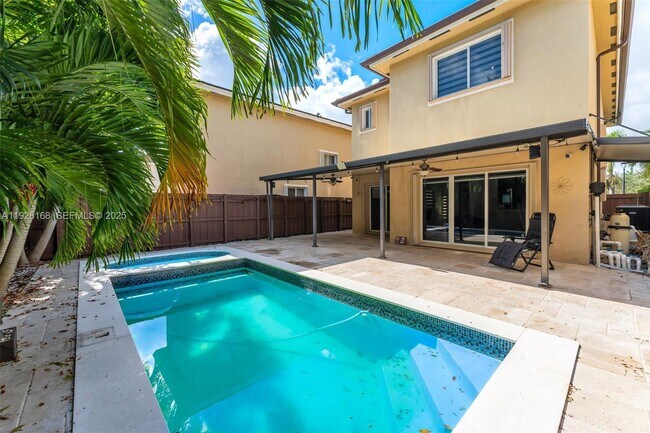 Building Photo - 239 SE 31st Terrace