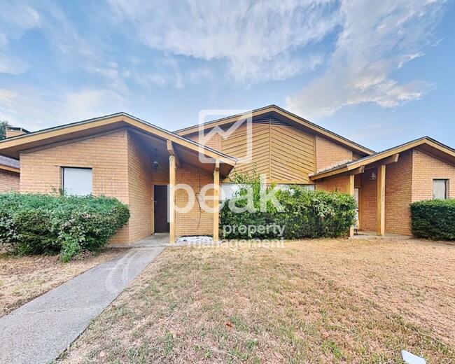 Building Photo - $1,475! 2/Bed1.5Bath duplex in Arlington! Apply by 9/8 for Labor Day Savings! See description!