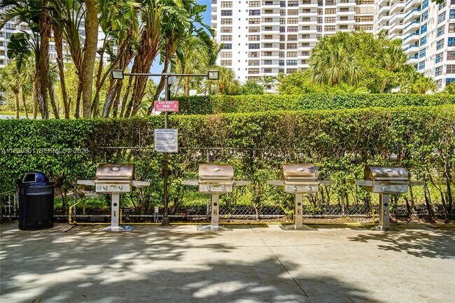 Building Photo - 600 Three Islands Boulevard