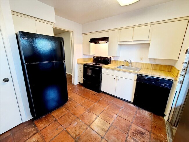 Building Photo - 10248 Regal Oaks Dr