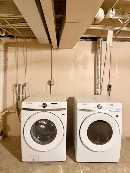 Building Photo - 523 N 82 St