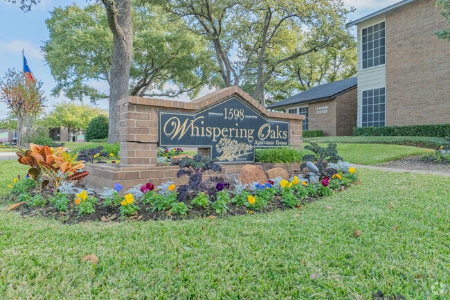 Building Photo - Whispering Oaks Apartments