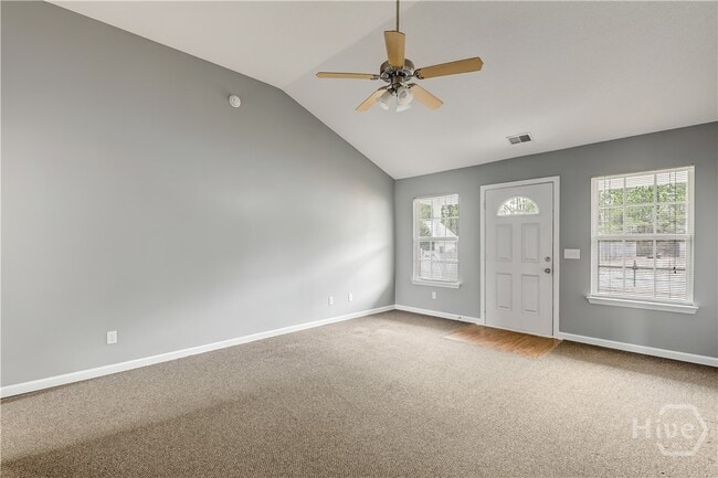Building Photo - 133 Willow Dr