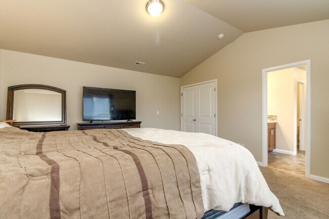 Building Photo - Beautiful Home in Highly Sought After Yelm...