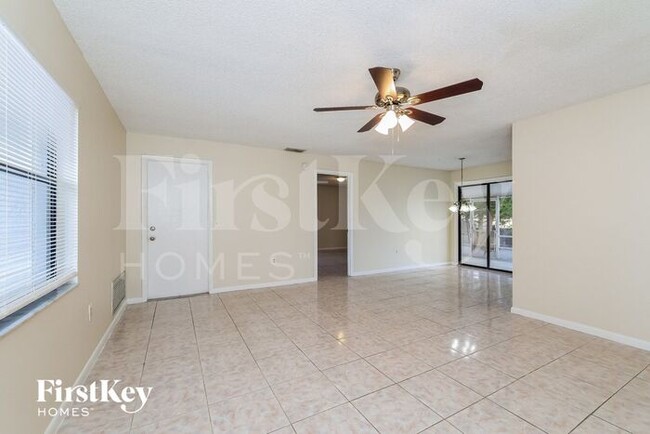 Building Photo - 398 Lake Daisy Dr
