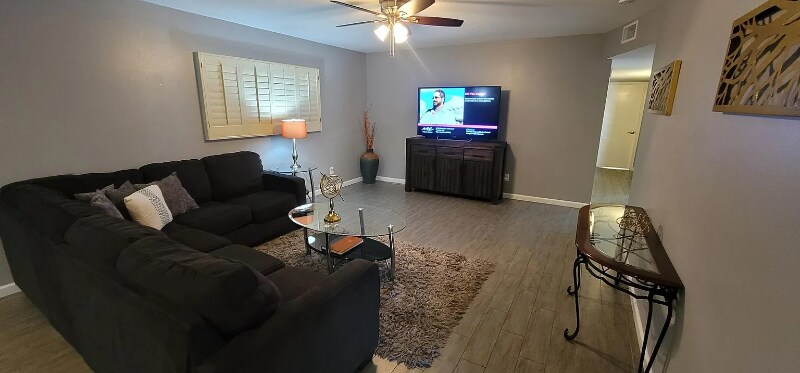 Building Photo - 8220 E Northland Dr