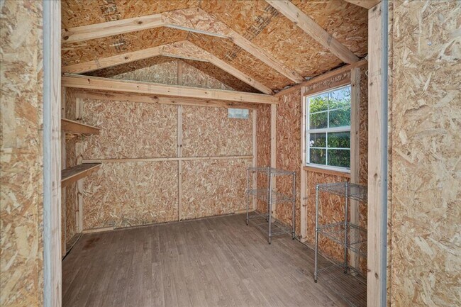 Building Photo - Toro Sunshine Expansive 4 Bed/ 3 Bath Home!