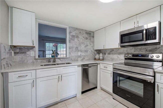 Building Photo - 1028 Windy Oaks Ct