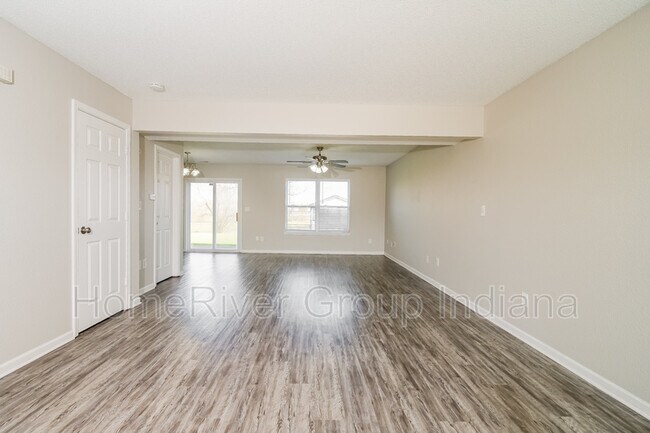 Building Photo - 5546 Bracken Dr