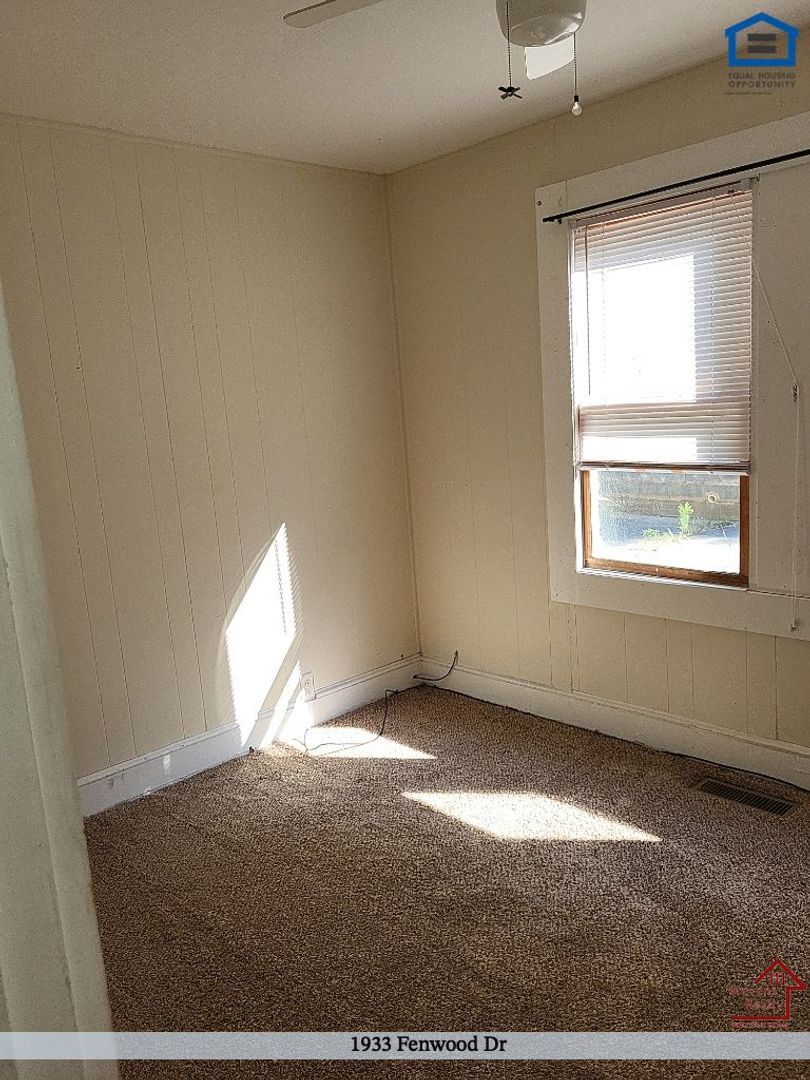 Building Photo - 1933 Fenwood Dr