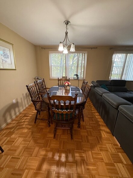 Building Photo - 893 Farmington Ave