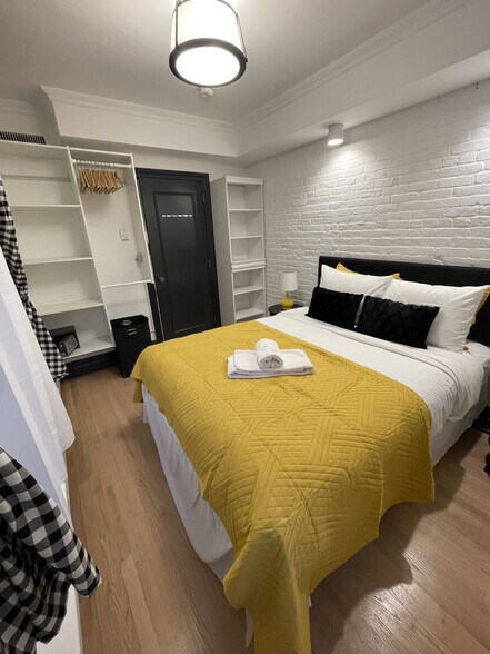 Building Photo - 115 E 37th St