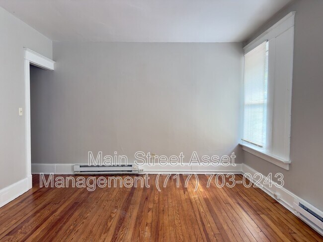 Building Photo - 2108 Walnut St
