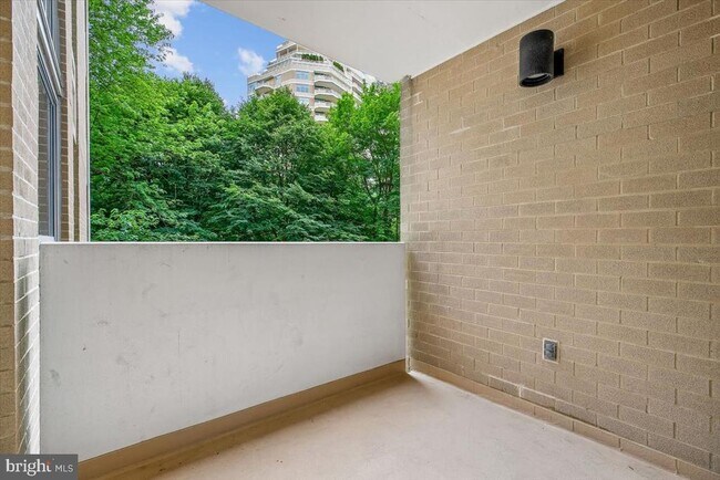 Building Photo - 4601 N Park Ave