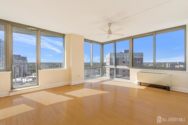 Building Photo - 1 Spring St