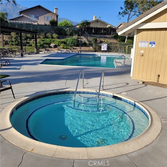 Building Photo - 775 Falcon View St