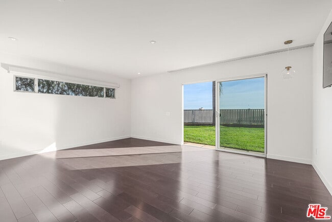 Building Photo - 686 Enchanted Way