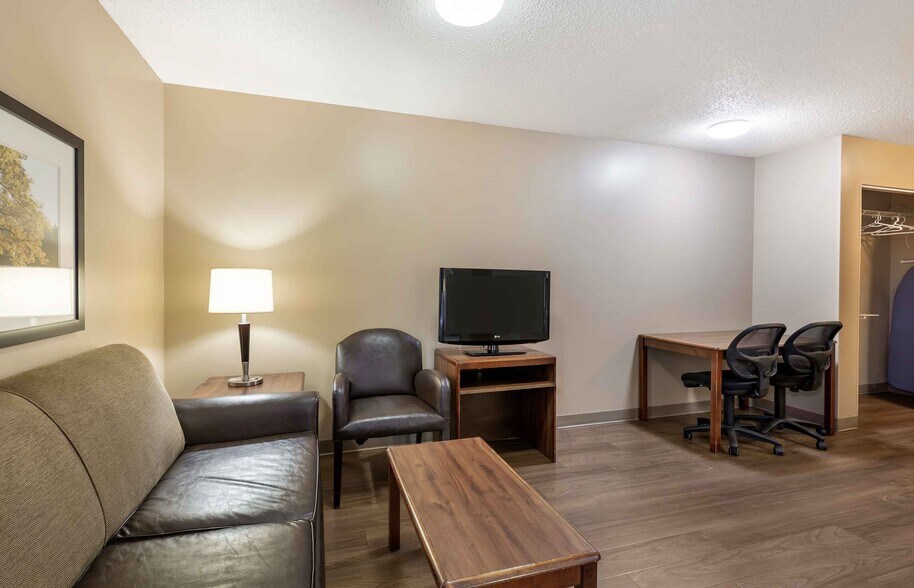 Building Photo - Furnished Studio-Cleveland - Great Northern Mall