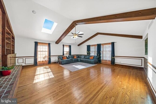 Building Photo - 253 Peoples Way