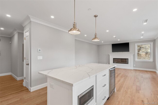 Building Photo - 280 Purchase St